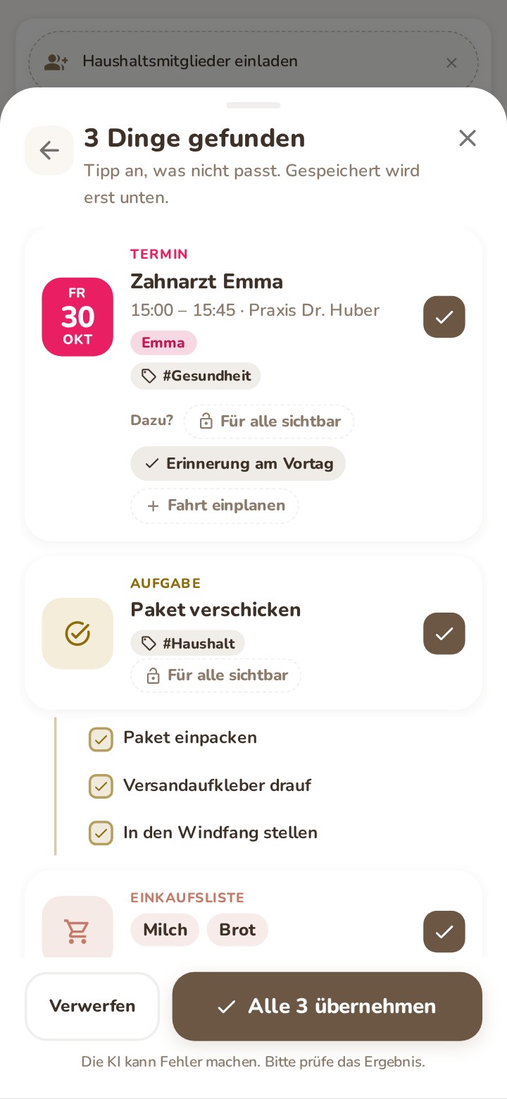 KI-Assistent in Familea: drei gefundene Einträge als Karten, ein Termin „Zahnarzt Emma“ mit Vorschlägen für Erinnerung und Fahrt, eine Aufgabe „Paket verschicken“ mit drei Schritten und Milch und Brot für die Einkaufsliste
