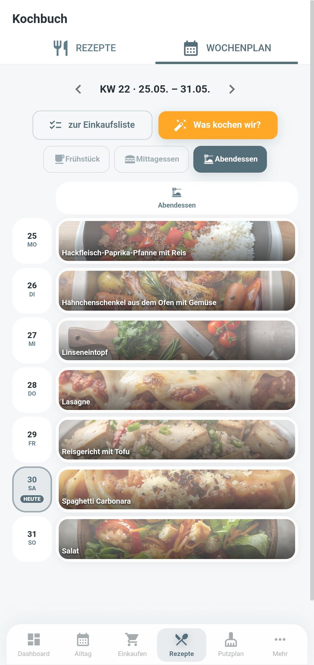 Wochenplan in Familea für KW 22: nur die Zeile Abendessen ist eingeblendet, für Montag bis Sonntag steht je ein Gericht mit Foto, darüber die Schaltflächen 'zur Einkaufsliste' und 'Was kochen wir?'.