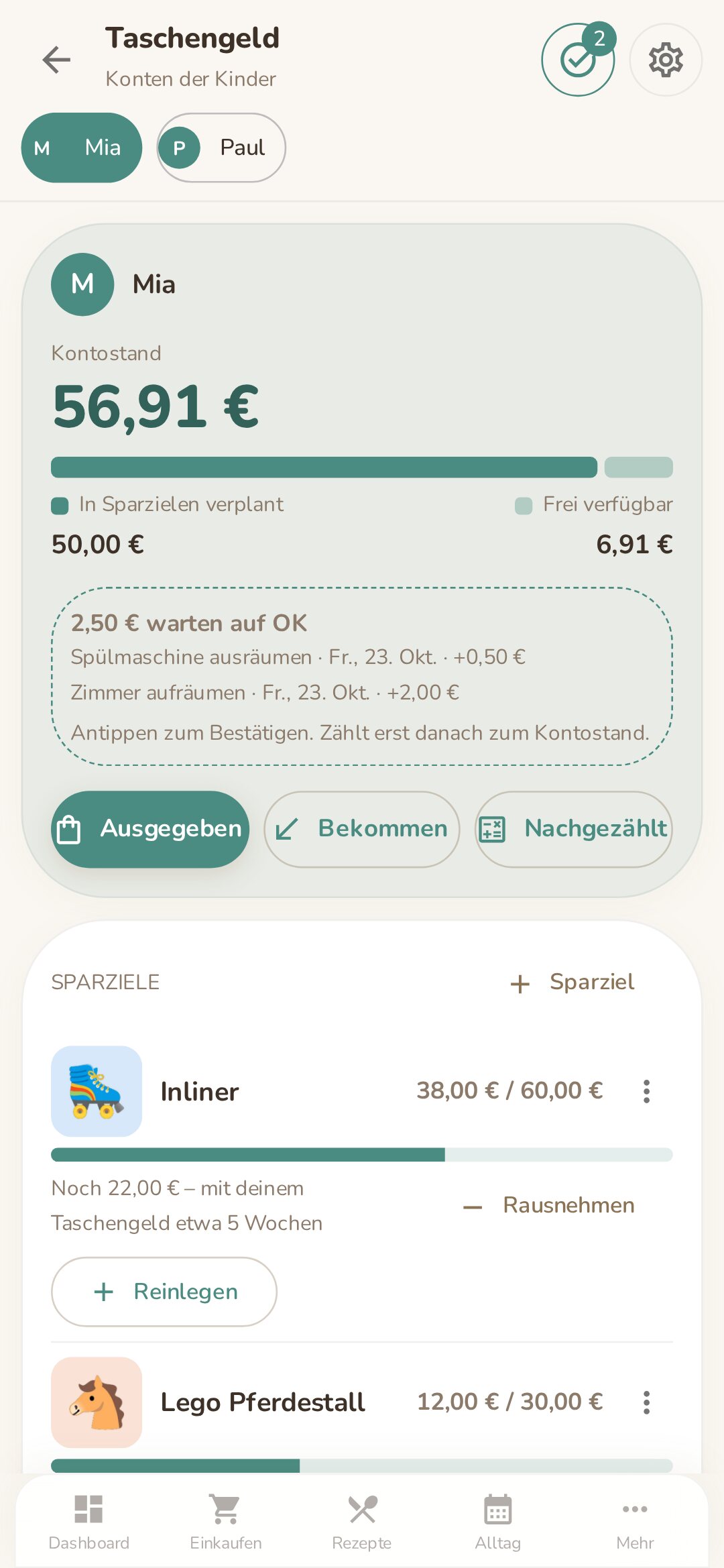 Taschengeld in der Familea App: Sparziele „Inliner“ und „Lego Pferdestall“ mit Bild und Fortschritt, darüber die Aufteilung in „In Sparzielen verplant“ und „Frei verfügbar“